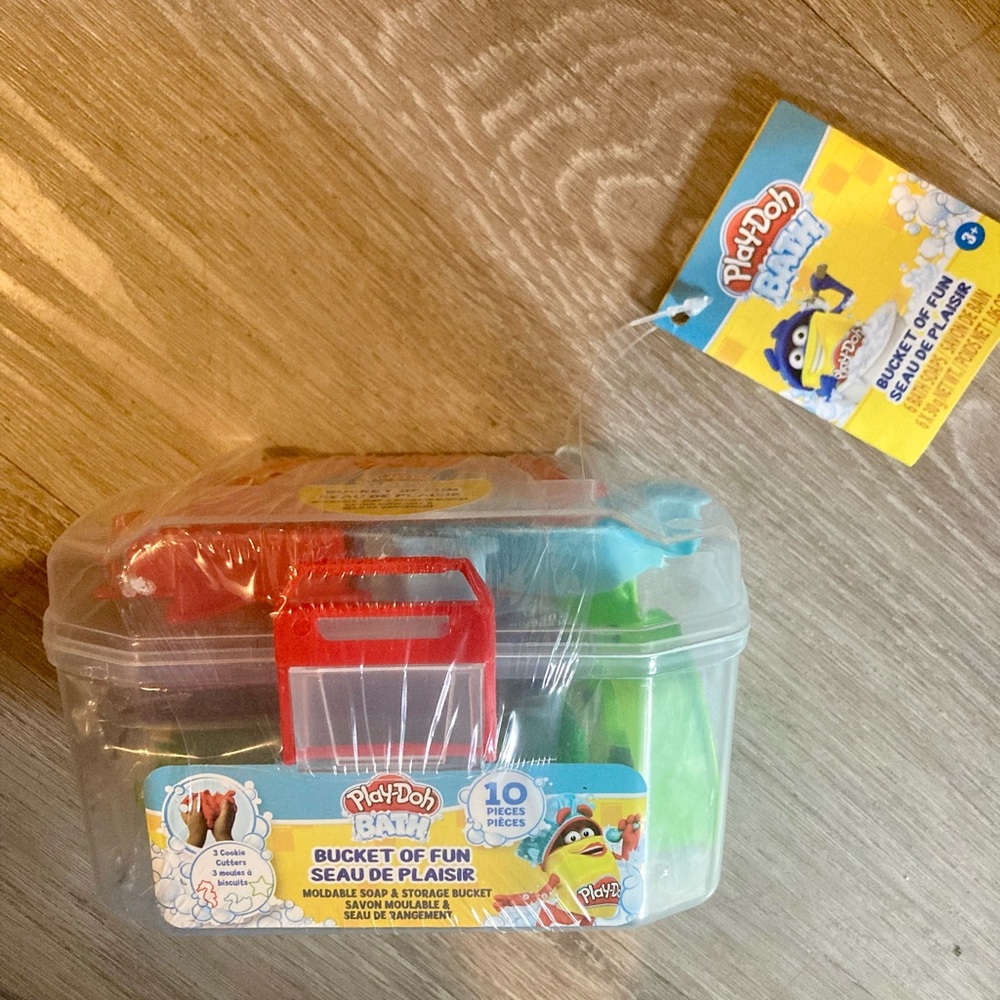 NWT Play-Doh Bath Set